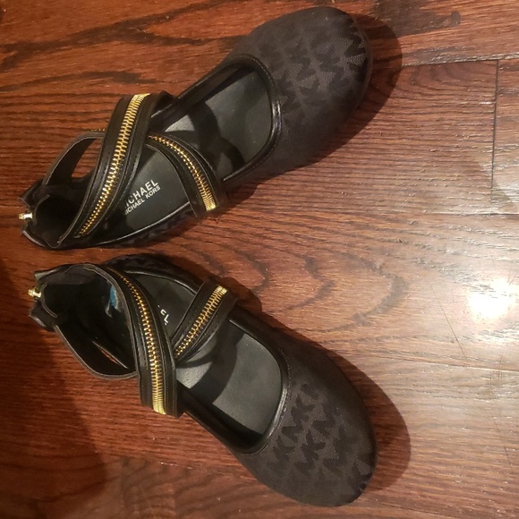 Girl's MK Michael Kors Logo Black Gold zipper charm ballet flats dress shoes 3 - Picture 2 of 9